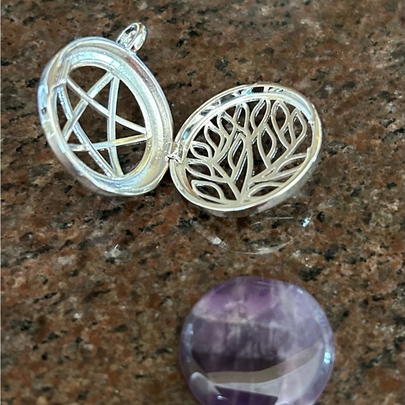 Amethyst Pendant Locket Style - Picture 4 of 7